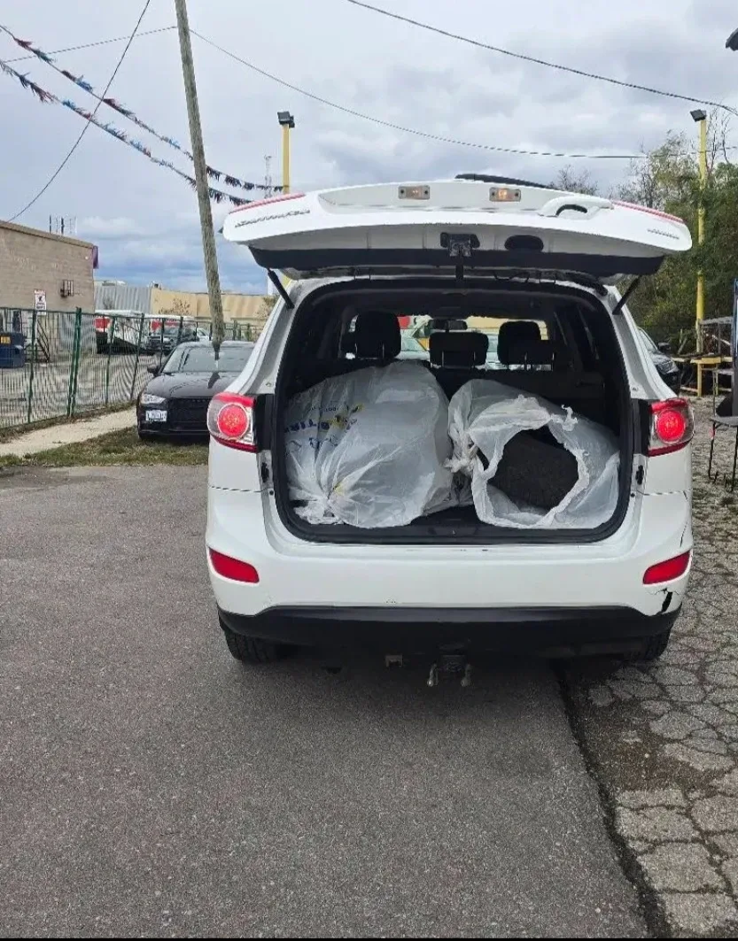 Lease-to-own white Hyundai Santa Fe. image indicator(5)