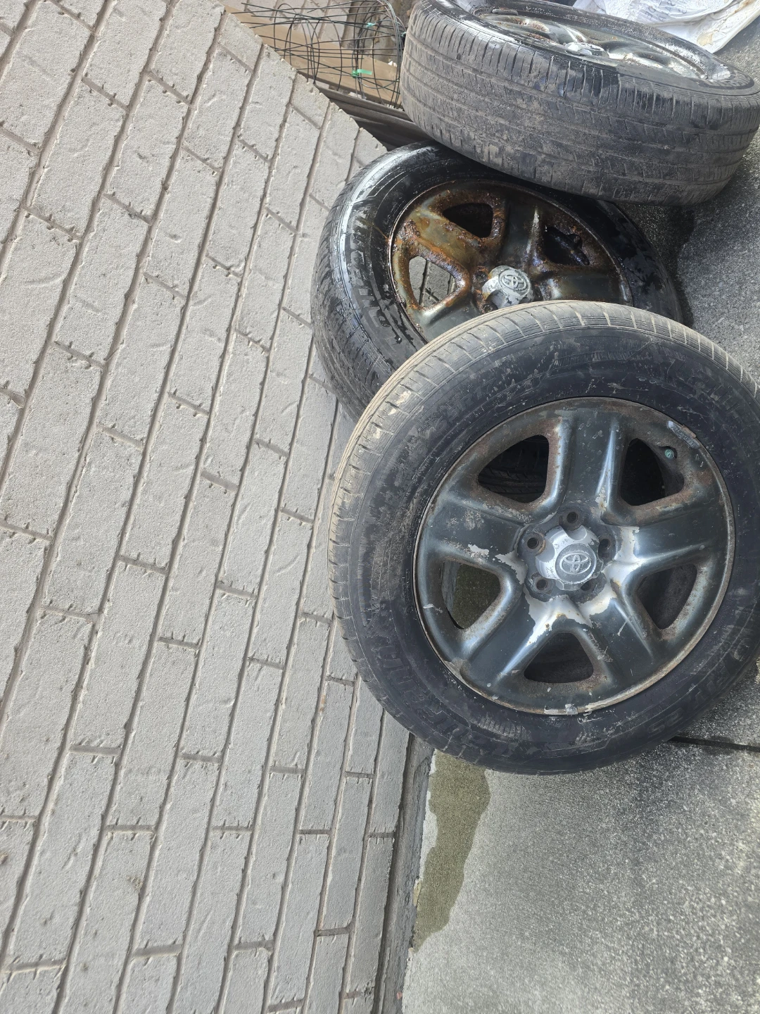 Set of Used Tires 225/65R17 - photo 2