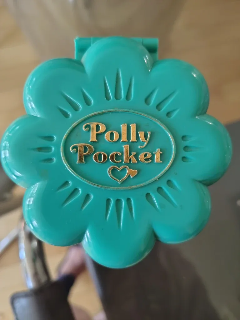 Collector's Vintage 1990 Water Park Fun Compact