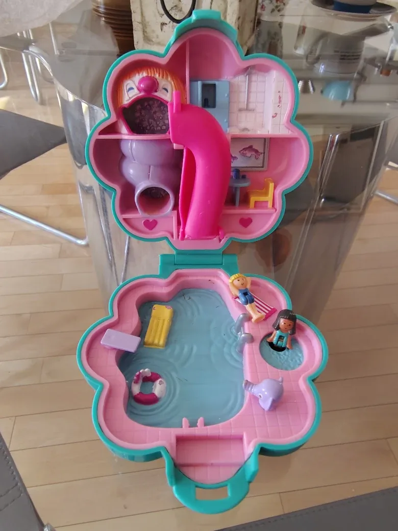 Collector's Vintage 1990 Water Park Fun Compact image indicator(5)