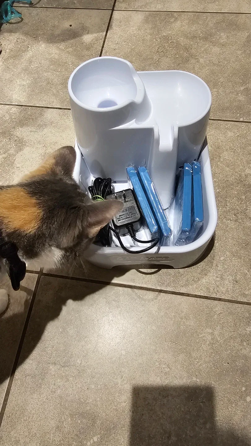 Pet Fountain - Cat Mate 3-Level, 70 fl. oz. image indicator(6)