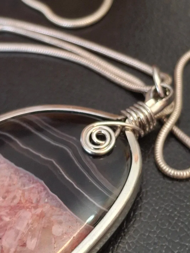 Agate Stone Pendant Necklace image indicator(7)