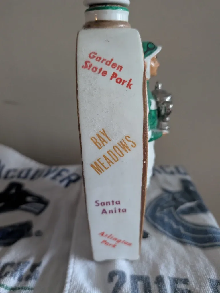 Vintage Horse Racing Whiskey Decanter image indicator(2)