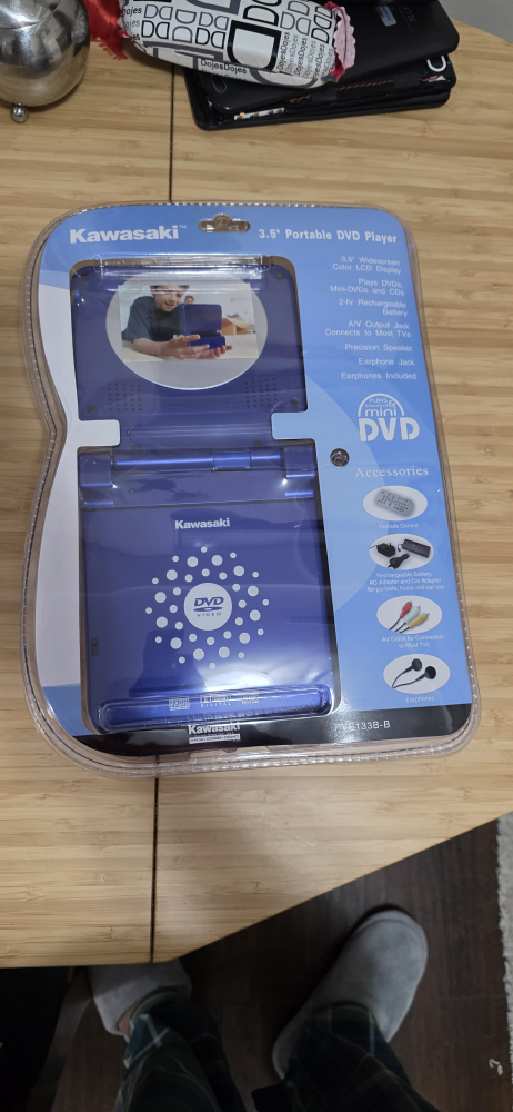 New Kawasaki 3.5" Portable DVD Player - photo 3