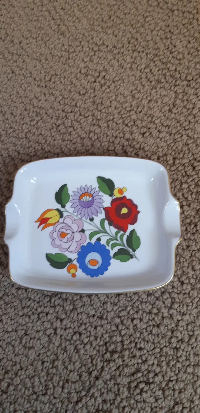 2 Lovely Trinket Dishes image indicator(2)