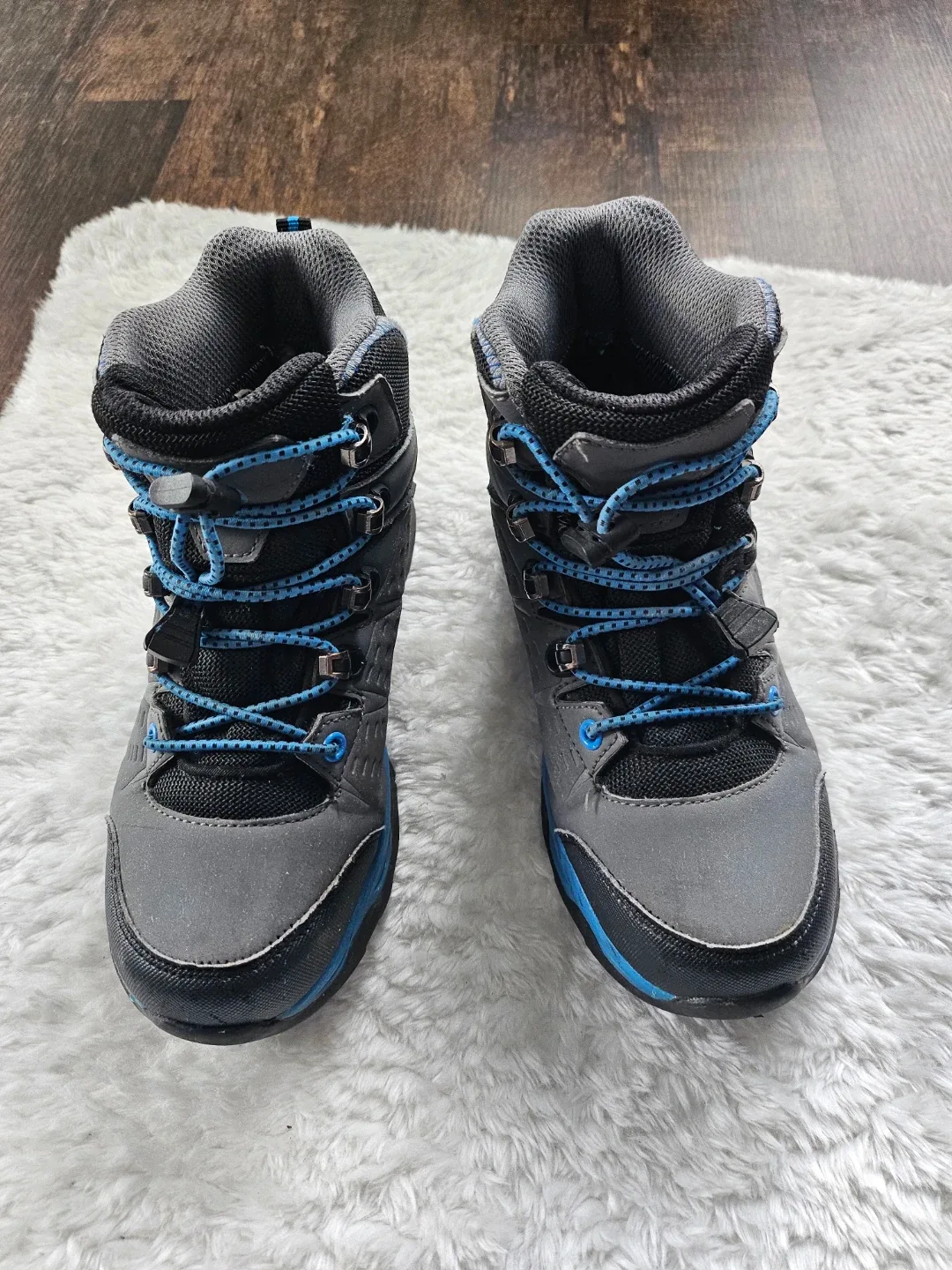 Preloved Banff Trail Ankle Length Boots – Kids Size 3 image indicator(4)