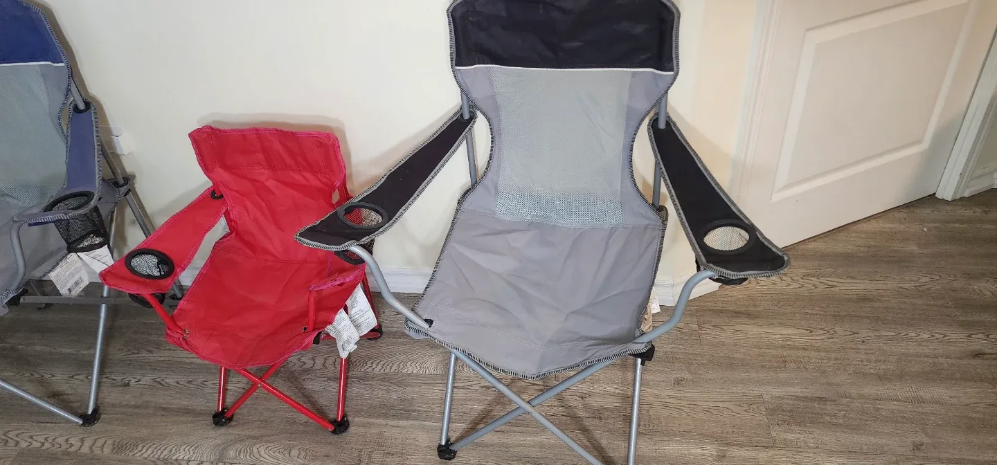 3 Camping Chairs - Adult & Kids Sizes( 3 for 15$) image indicator(4)