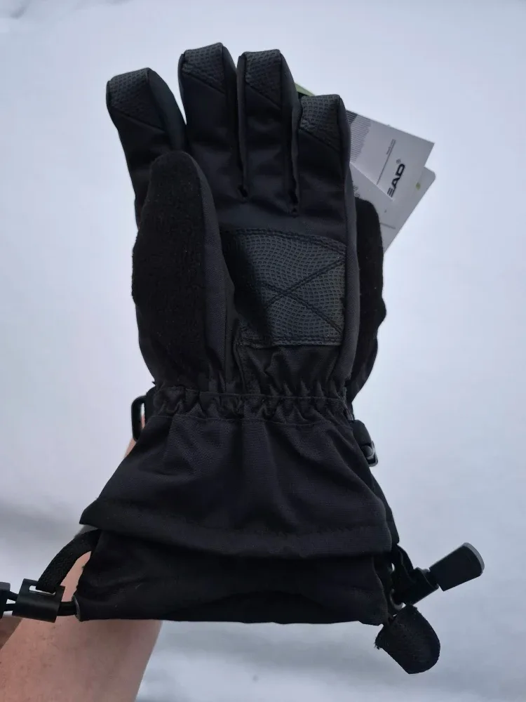 New kids medium sized gloves. Pick up in Kitchener, $20 image indicator(4)