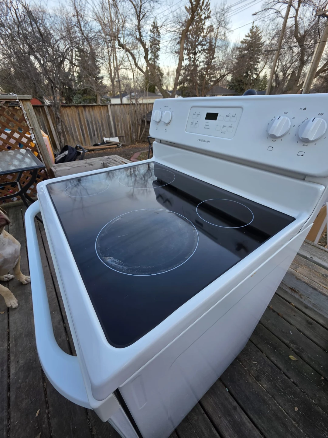 Frigidaire Electric Range - White - photo 4