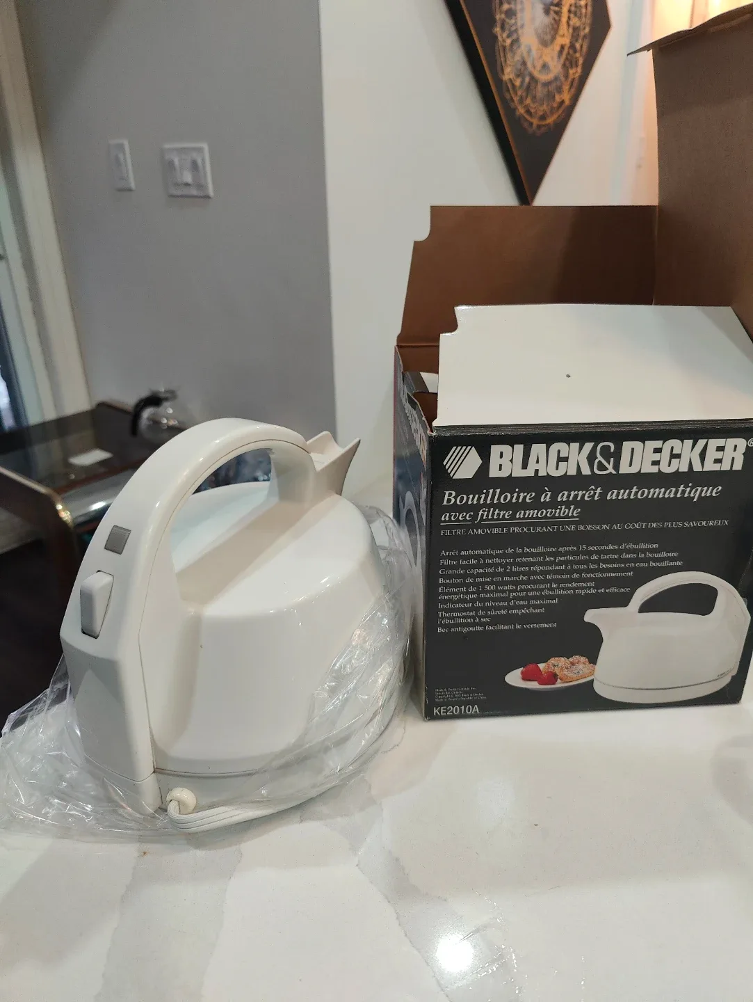 Black & Decker Auto-Off Kettle - Like New! image indicator(5)