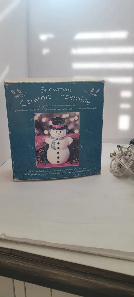 Snowman Ceramic Ensemble Salt & Pepper Shakers