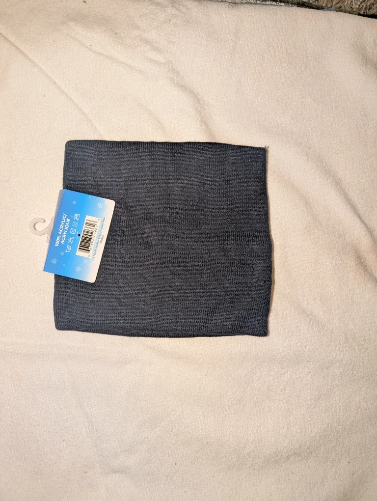 BNWT Boys sz sm/med hat, ski gloves, neck warmer image indicator(2)