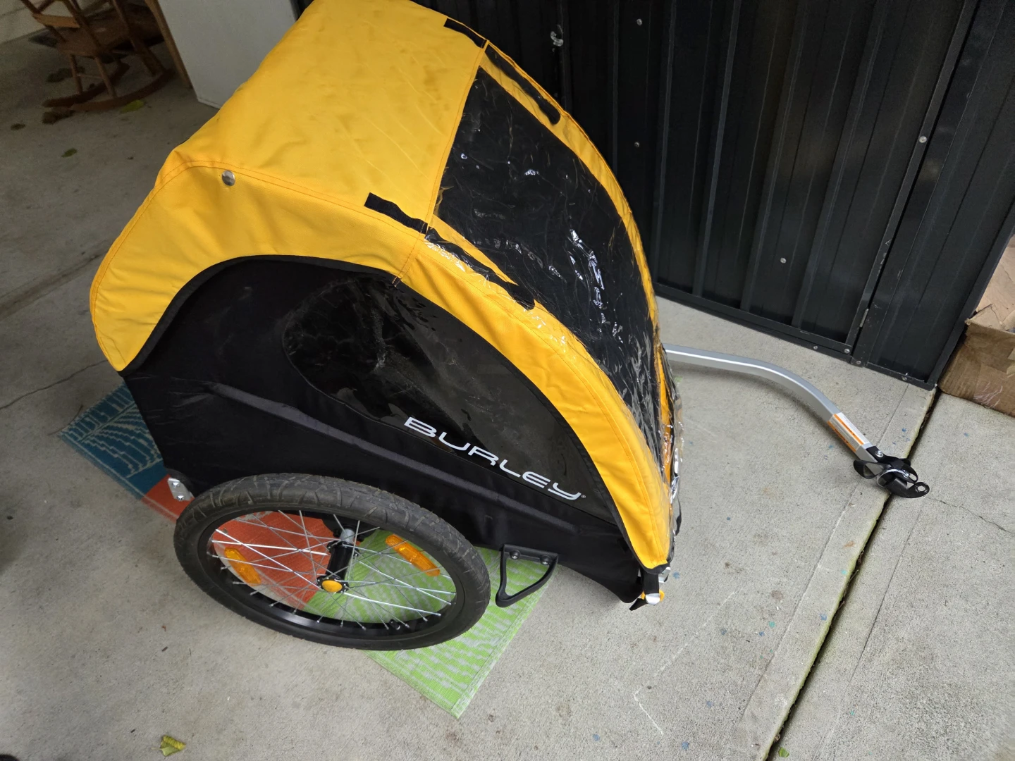 Burley Bee Bike Trailer - Yellow/Black - photo 5