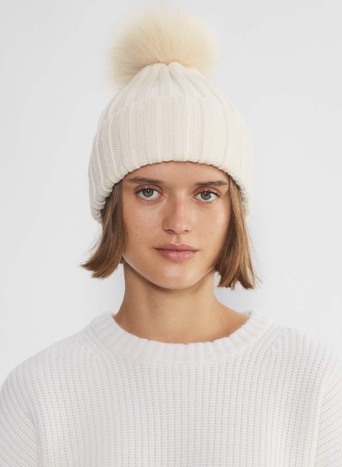 Aritzia Pom Beanie