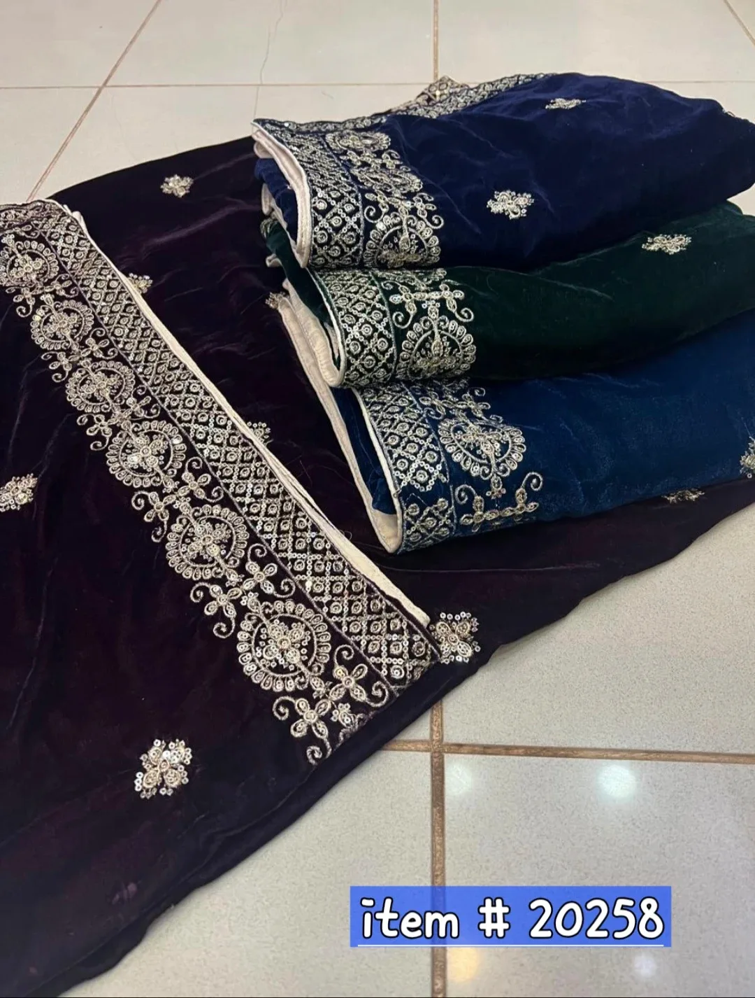 Embroidered Velvet Shawl image indicator(8)