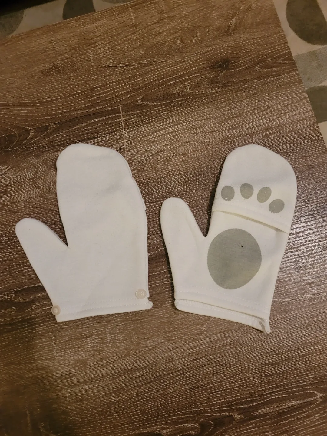 Bluemotes L/G White Christmas Bear Hoodie & Mittens image indicator(6)