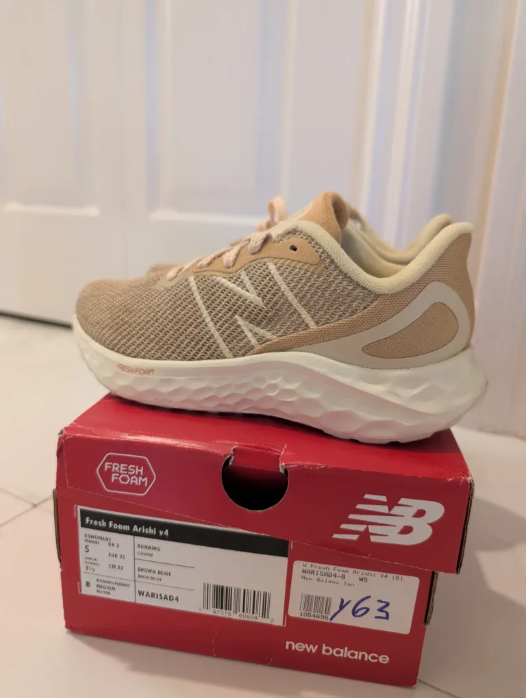 New Balance Fresh Foam Arishi v4 - Women's US 5