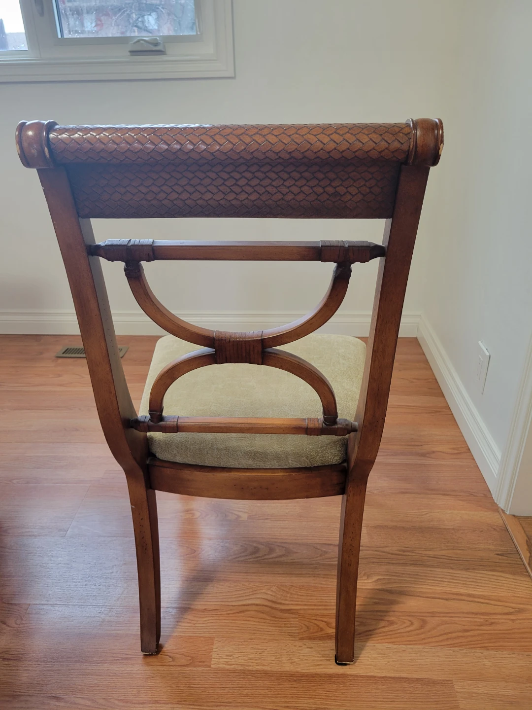 Dining Room Chair - Wood & Woven Back - photo 3