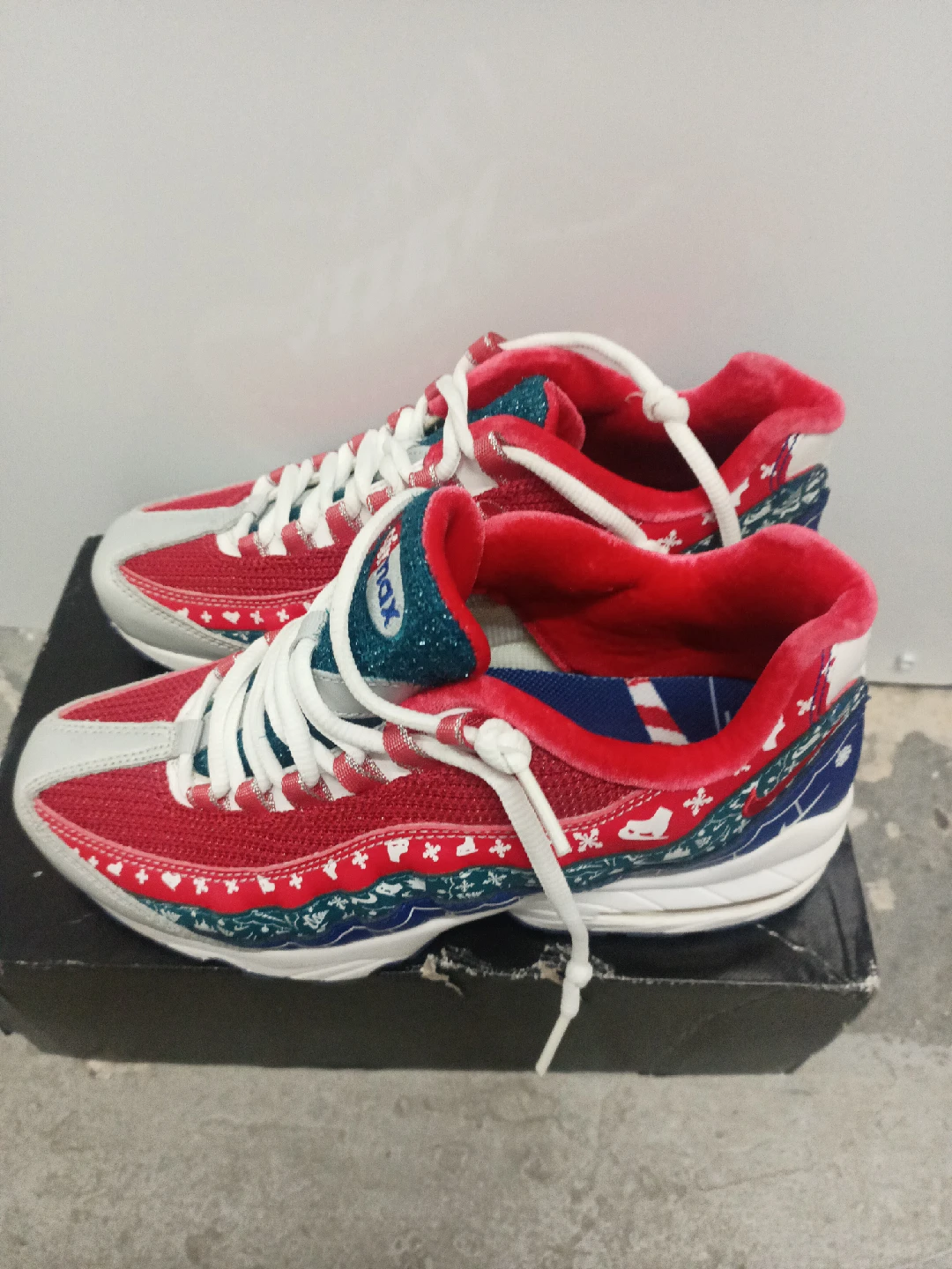 Nike Air Max 95 Christmas Edition - Size 4.5 US - photo 2