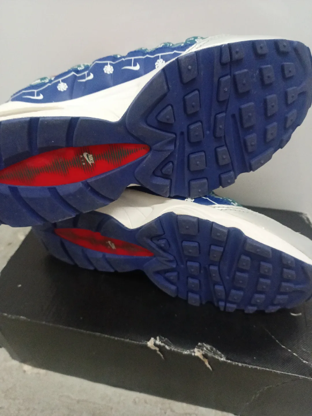 Nike Air Max 95 Christmas Edition - Size 4.5 US image indicator(4)