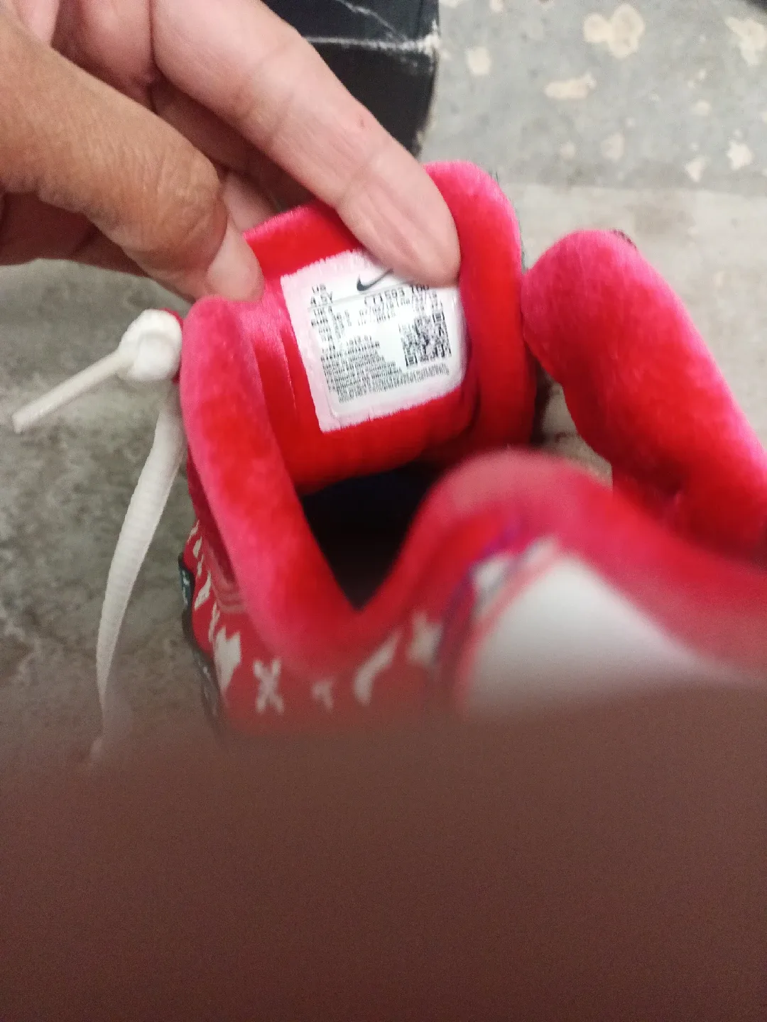 Nike Air Max 95 Christmas Edition - Size 4.5 US image indicator(5)