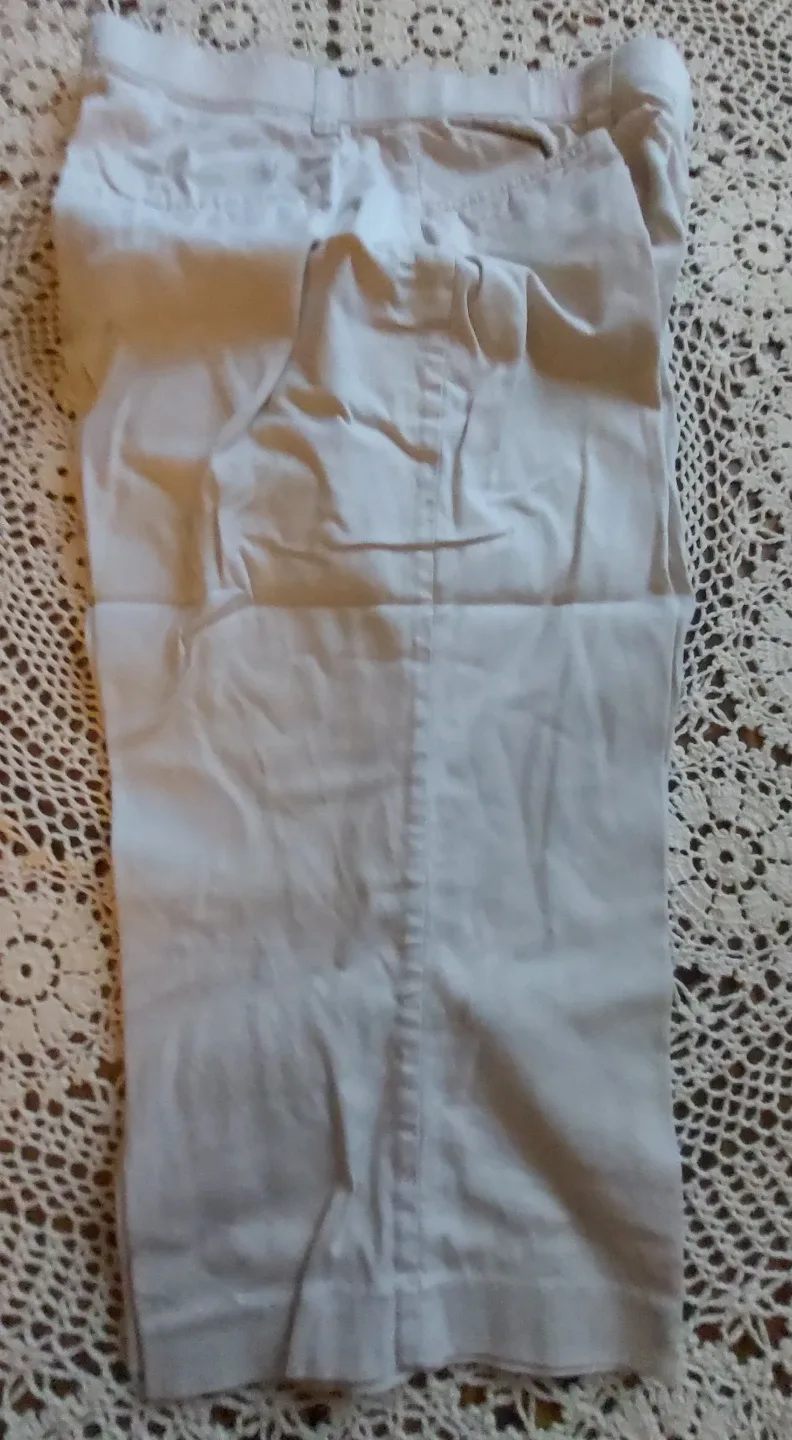 Northern Reflections Essential Khaki Capris - Size 6