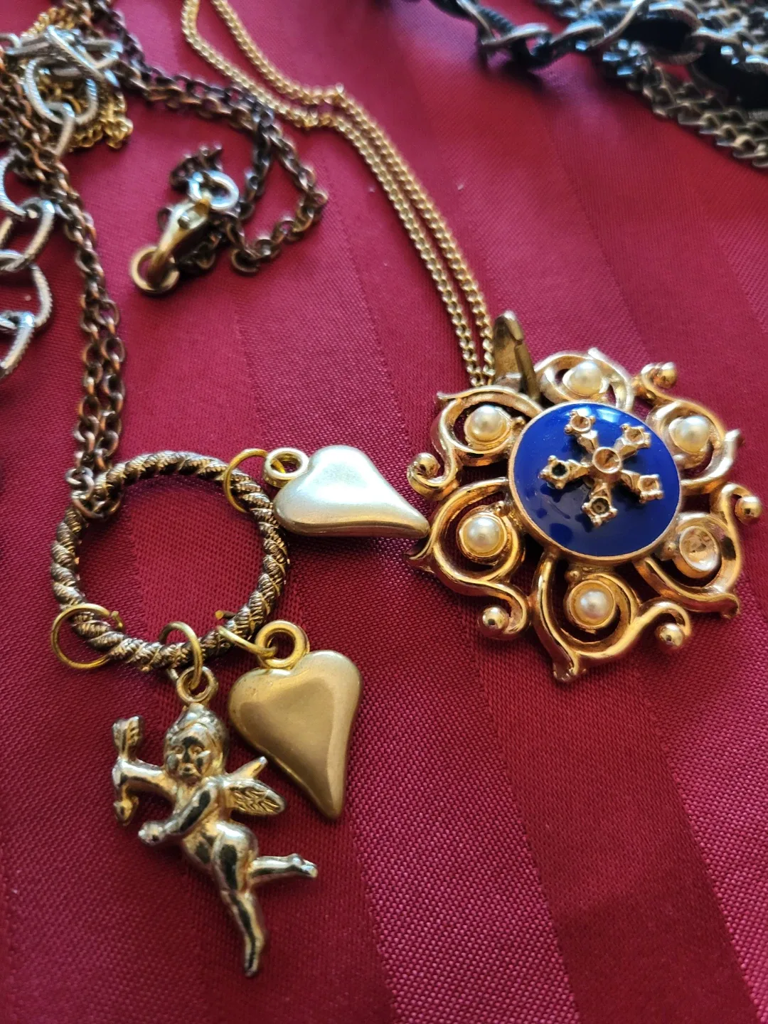 Assorted Costume Jewellery Lot image indicator(3)