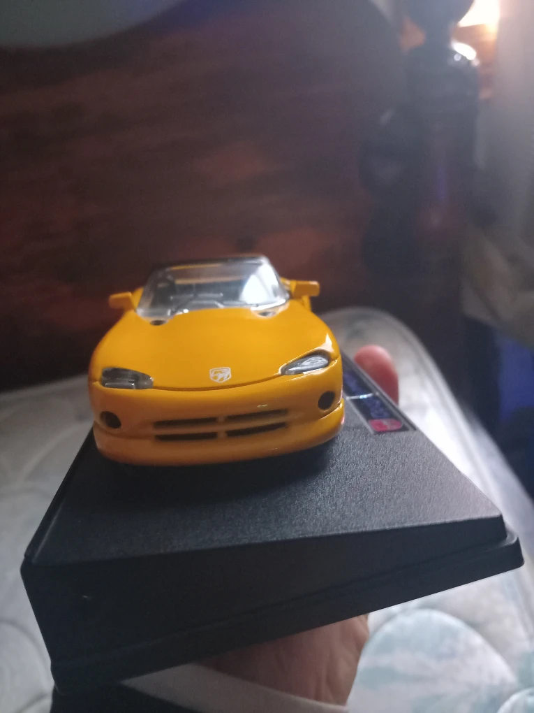 Dodge Viper RT/10 Yellow Diecast Model Car - photo 2