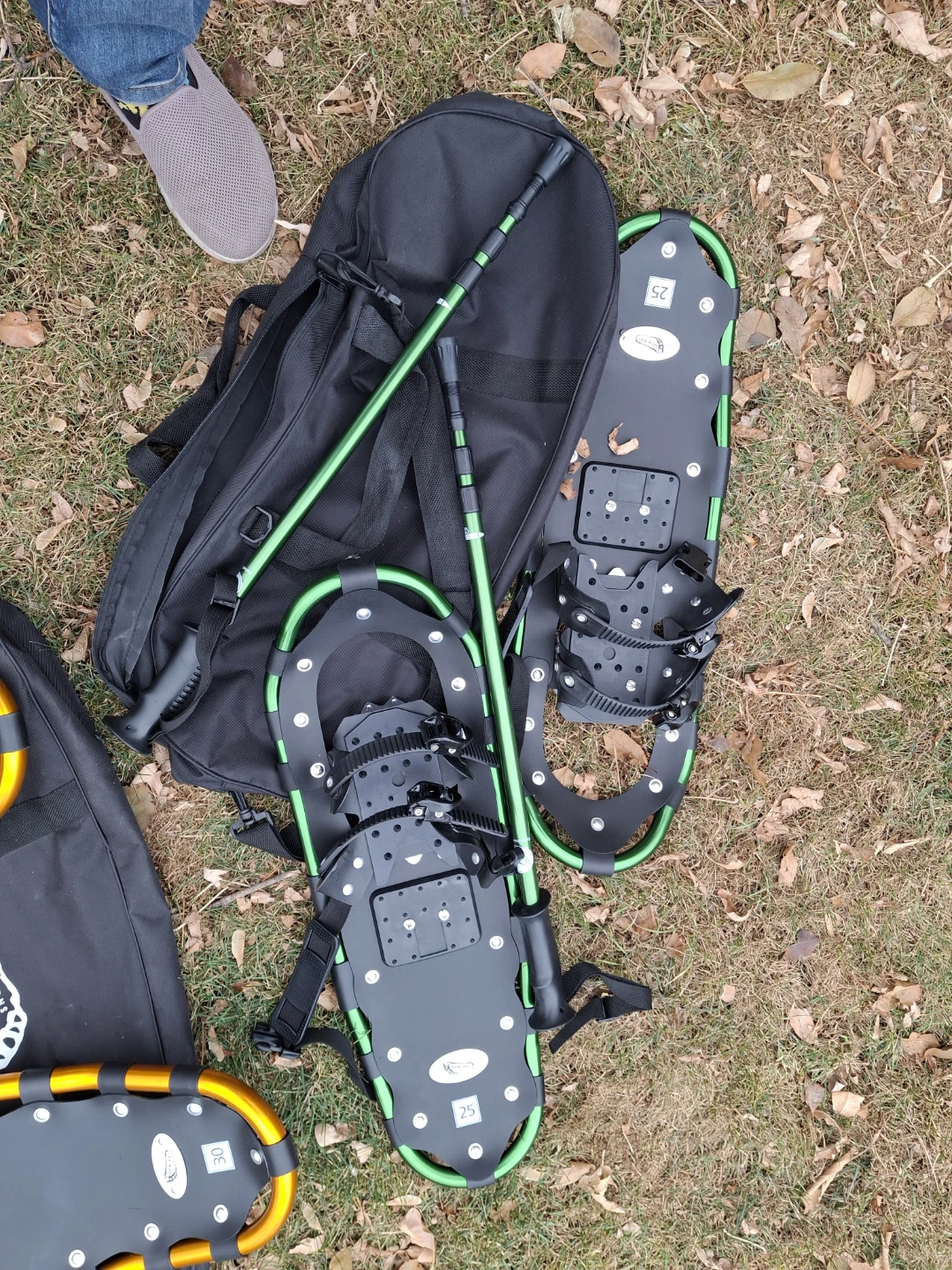 Bigfoot Snowshoes - Size 25 & 30 with Carry Bag - photo 5