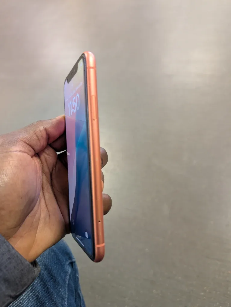 Apple iPhone XR - Coral image indicator(2)