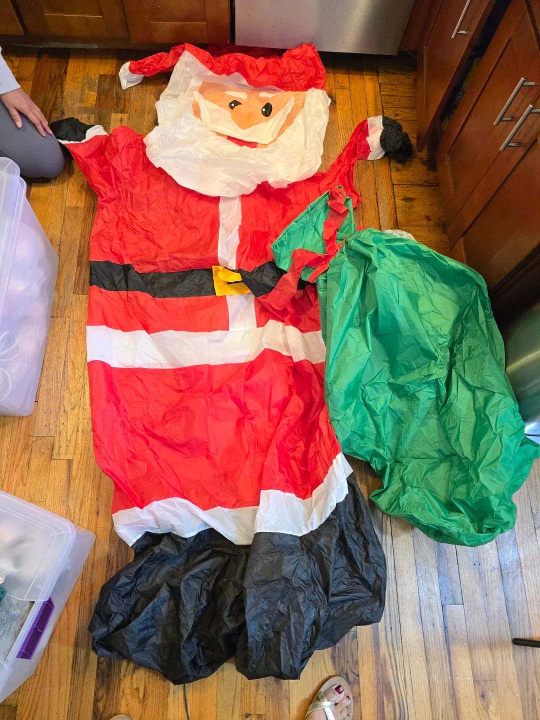 Inflatable Santa Decoration image indicator(2)