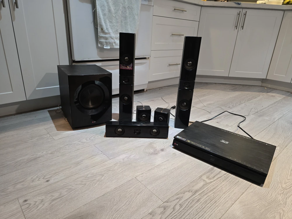 LG 3D Blu-ray Home Theater System