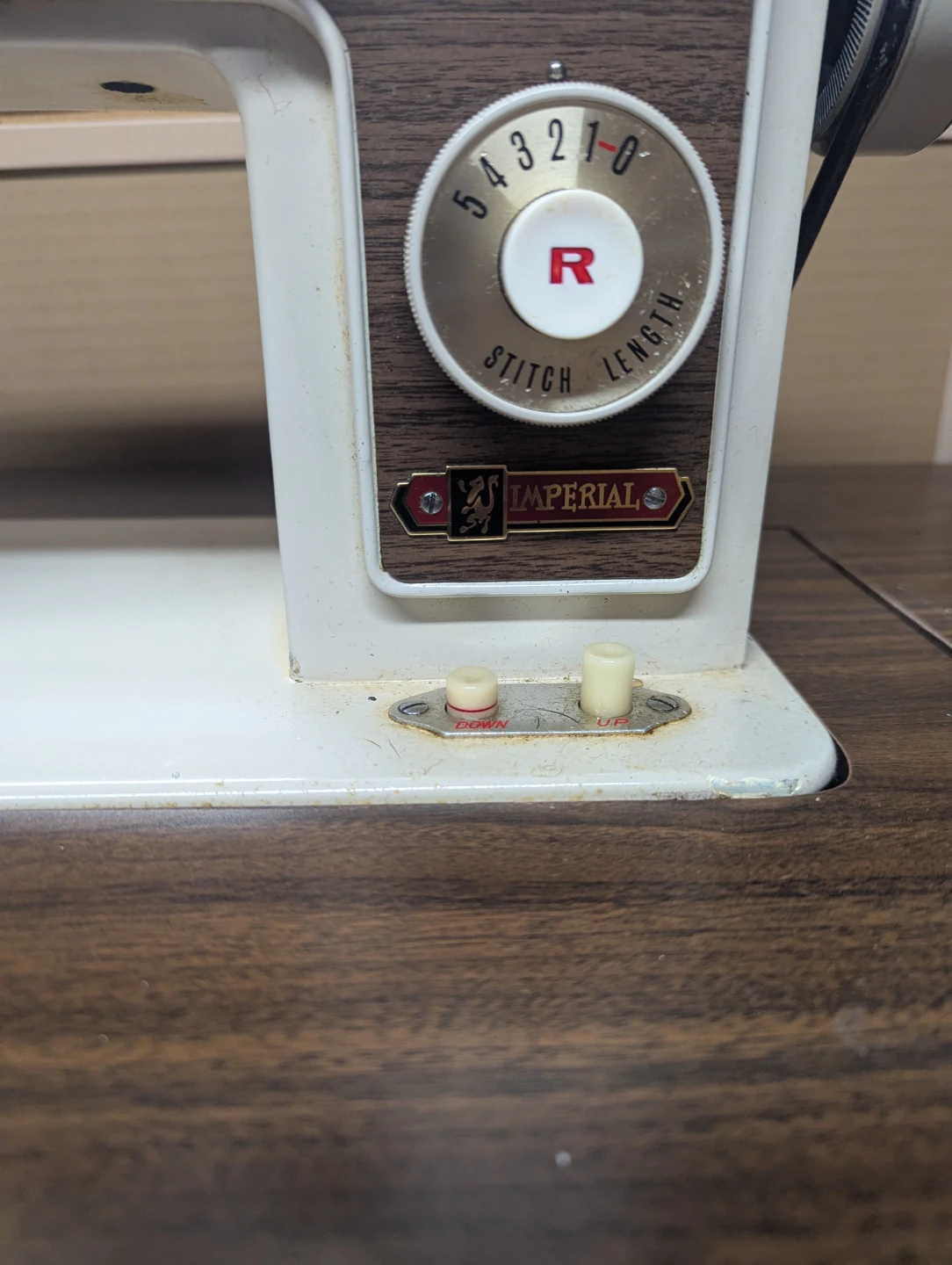 Vintage Imperial sewing machine - photo 5