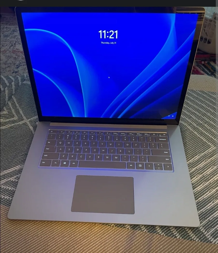 Microsoft Surface Laptop 3. 16gb Ram 256gb SSD storage image indicator(6)