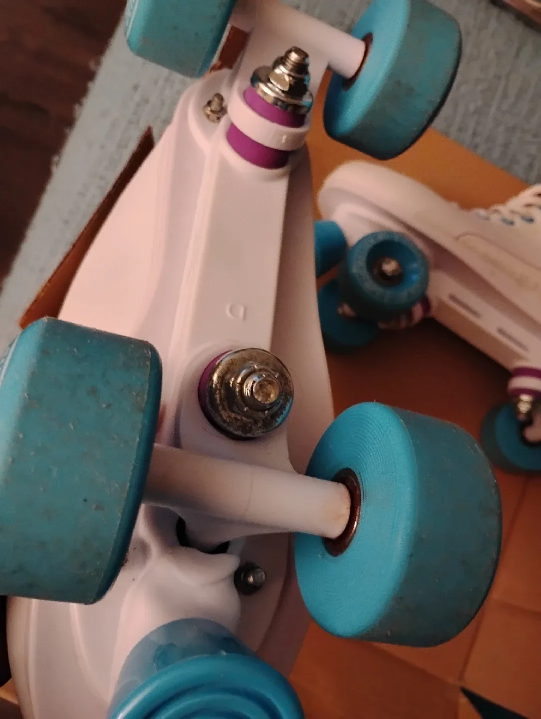 ROLLER DERBY ROLLER STAR 600 QUAD SKATES, WOMEN'S SIZE 8 image indicator(2)