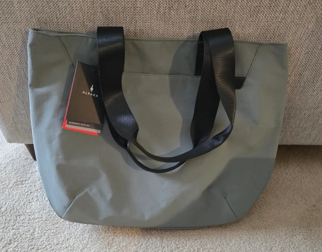 Alpaka Elements Tote (MD) Bag - Like New!