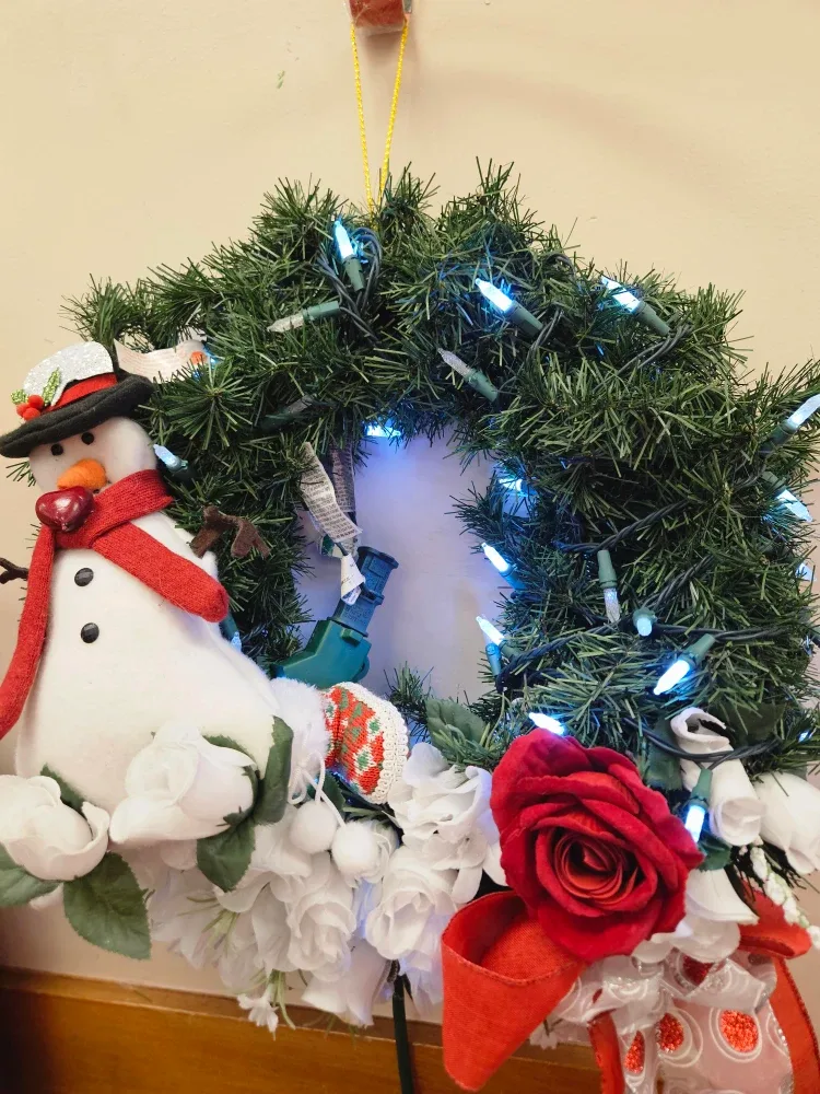 Christmas Wreath with Snowman