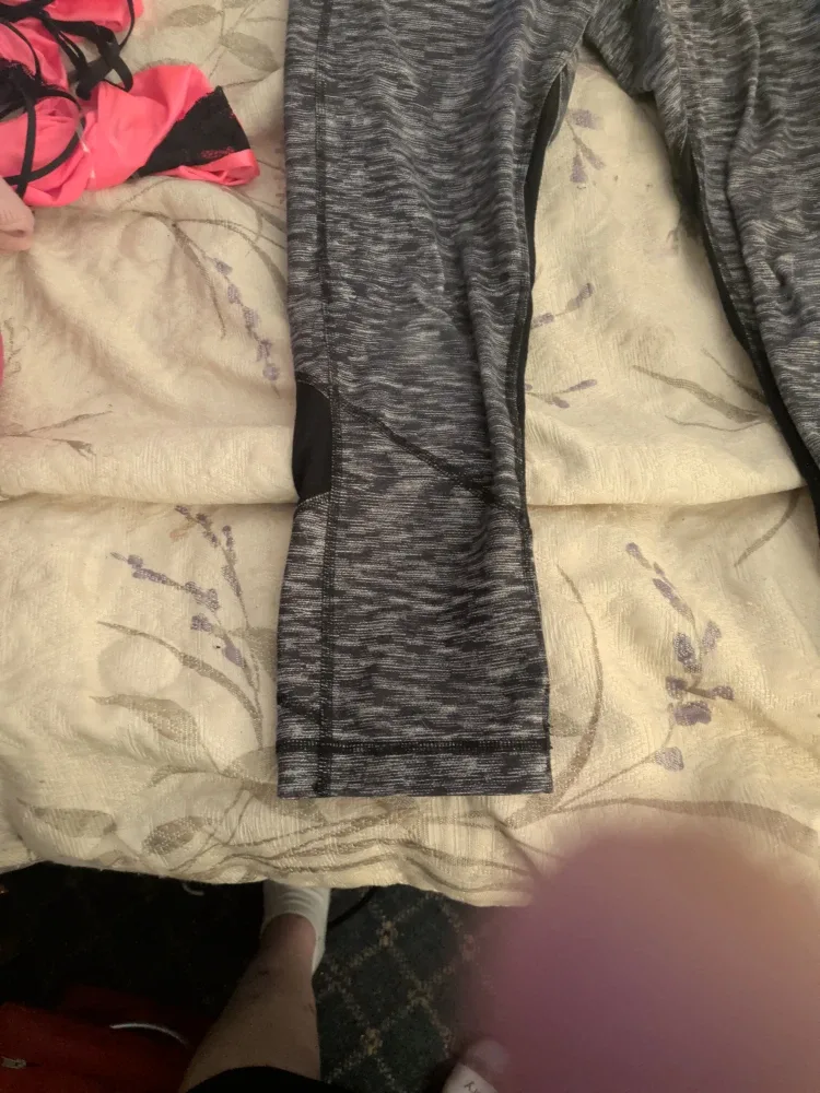 Lululemon Grey & Black Leggings image indicator(5)