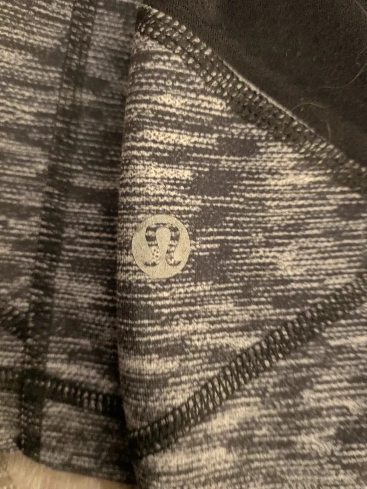 Lululemon Grey & Black Leggings image indicator(6)