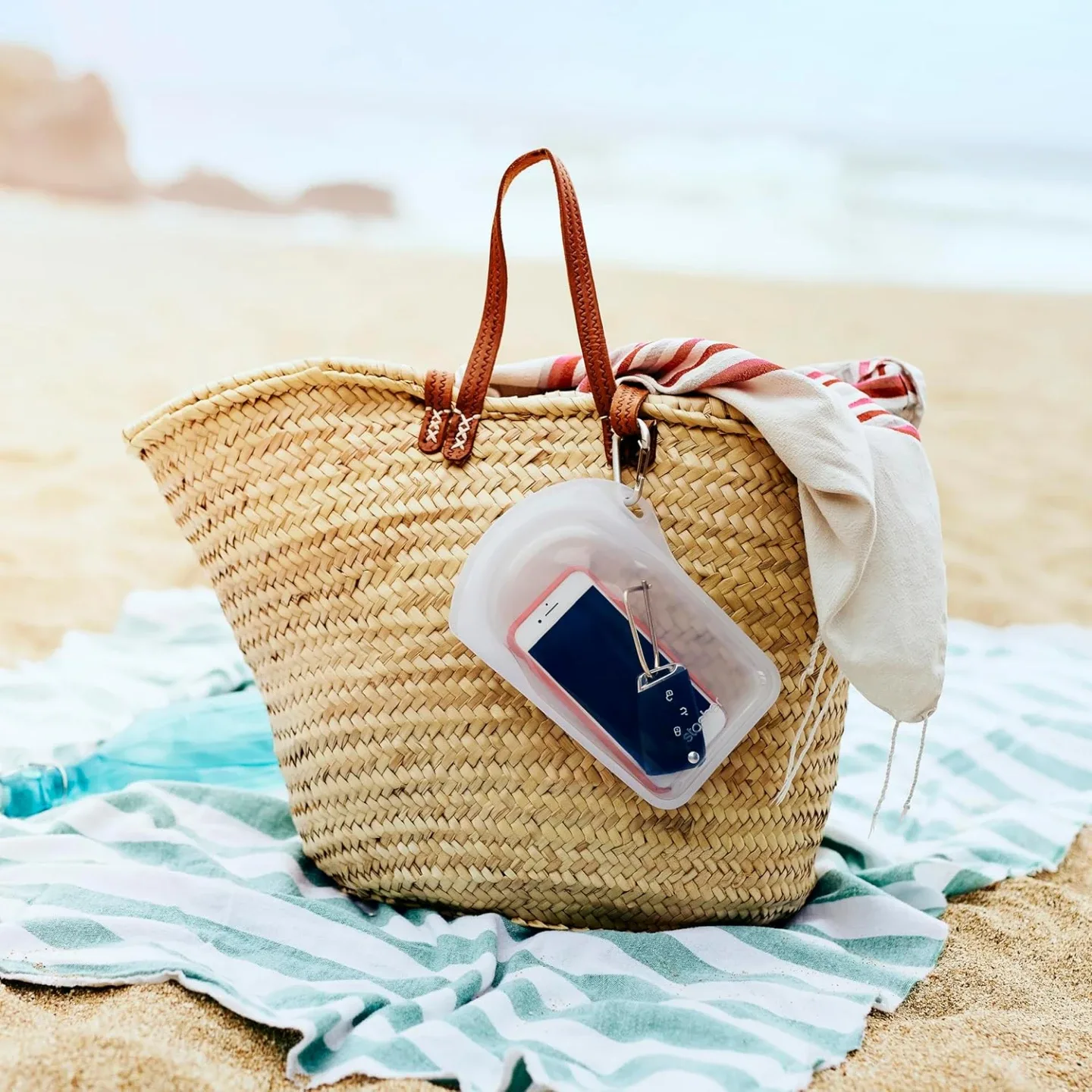 Stasher Go Bag - Platinum Silicone Storage image indicator(4)