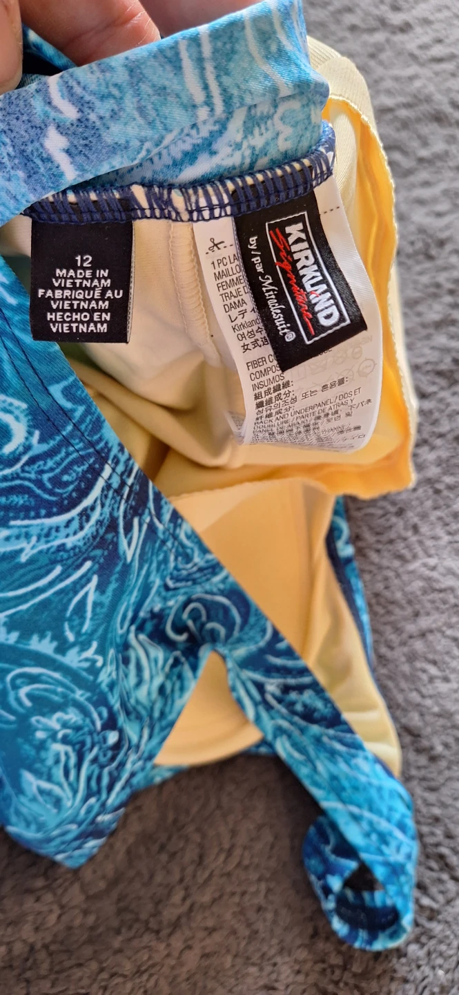 Kirkland Signature Swimsuit - Size 12 - photo 3