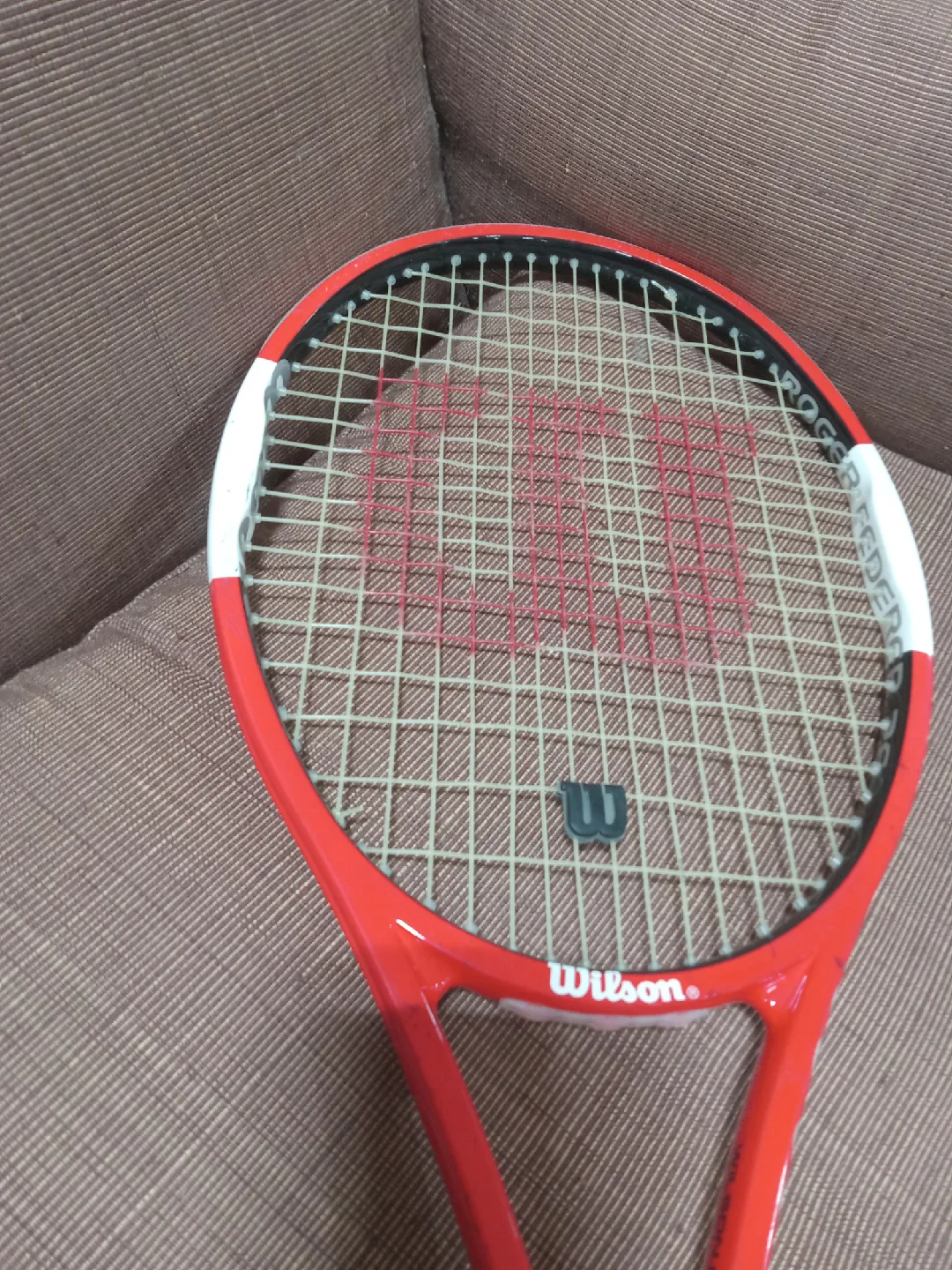 Wilson Roger Federer Tennis Racket - Red image indicator(2)