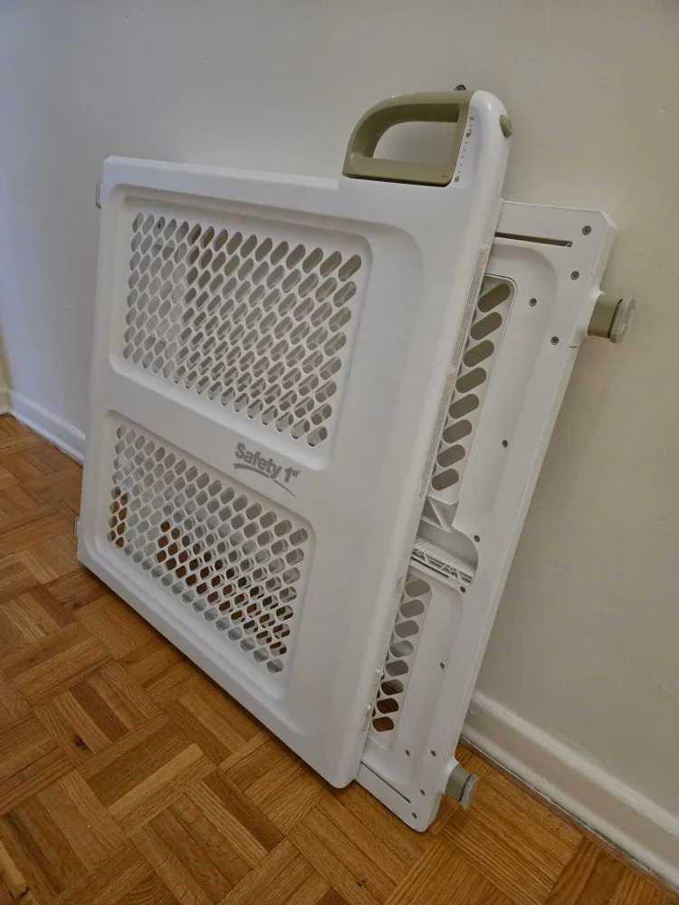 Safety 1st Baby Gate - White
