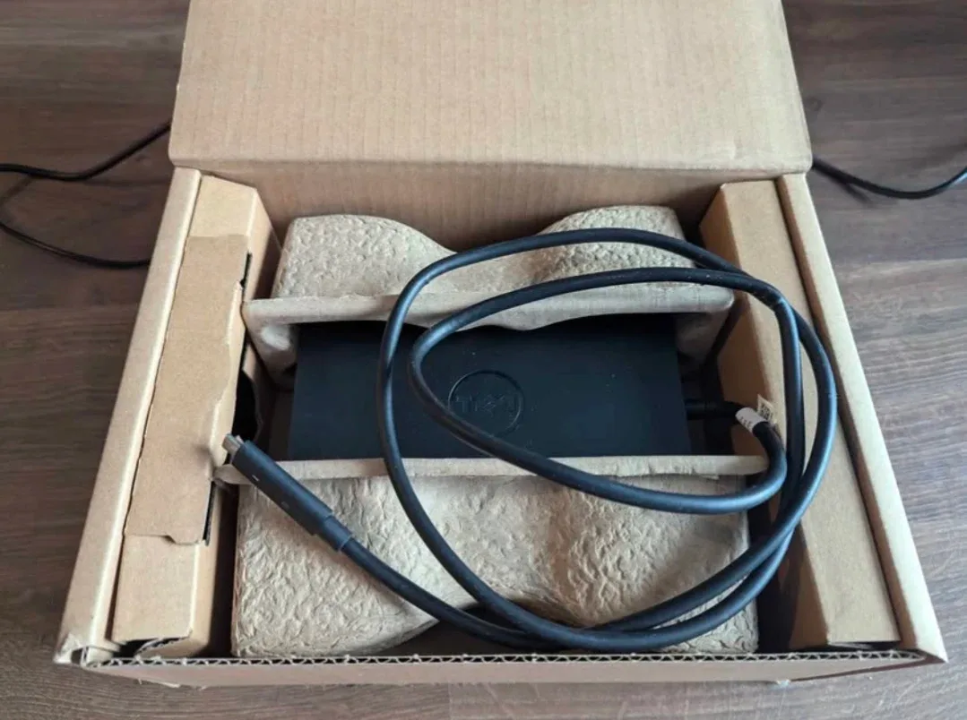 Dell Docking Station - Like New! image indicator(3)