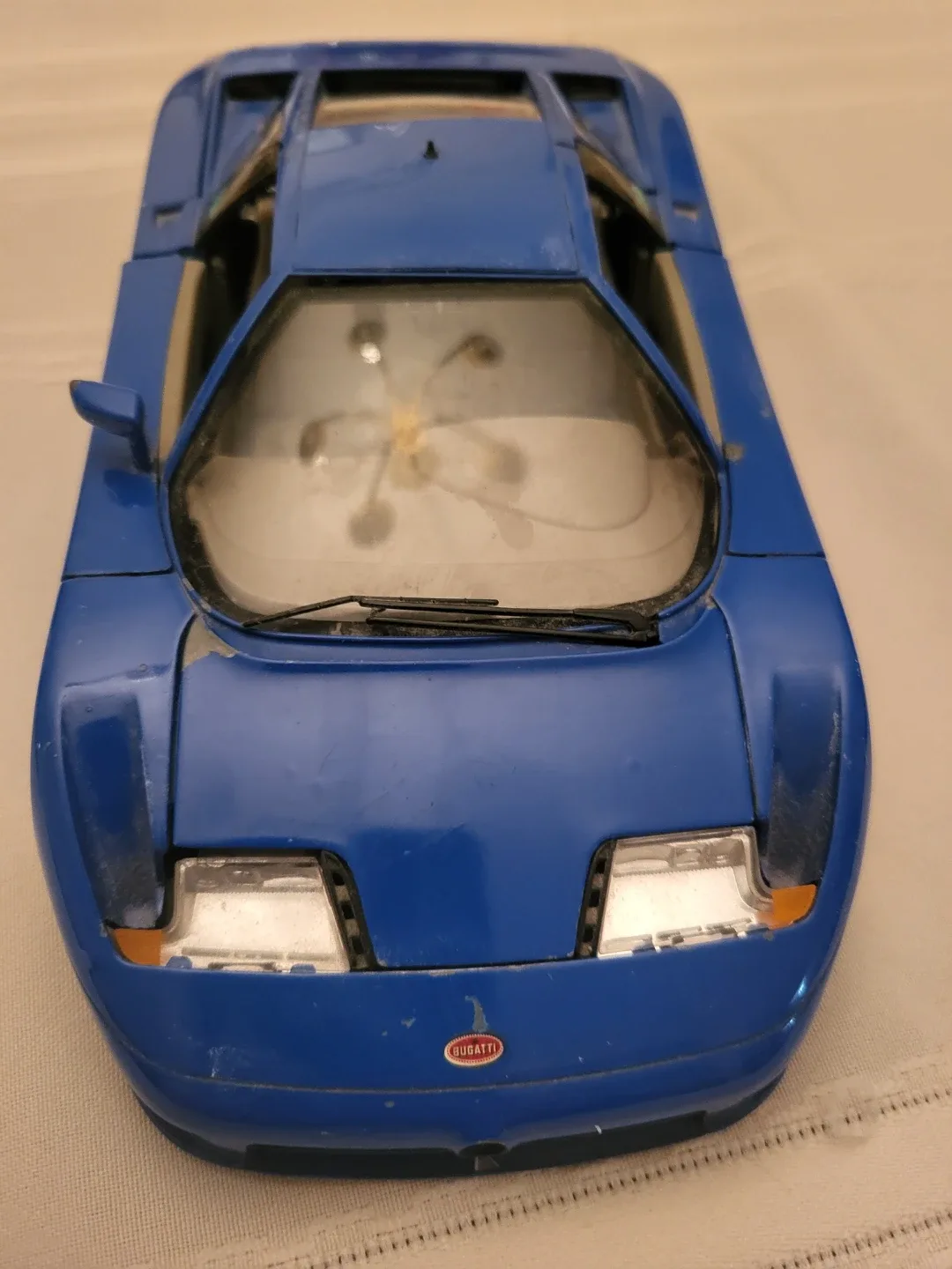 Vintage Blue 1991 Bugatti Diecast Car 1:18 image indicator(7)