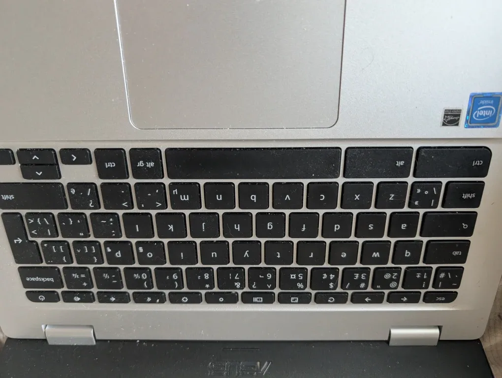 Asus Chromebook Flip C423 image indicator(2)