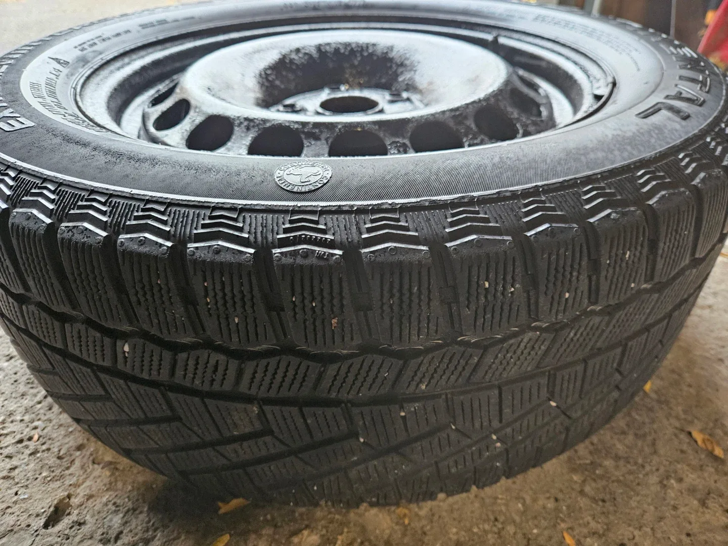 VW 215/55/16, 5 x 112 winter tires and rims. Jetta, golf, passat image indicator(4)