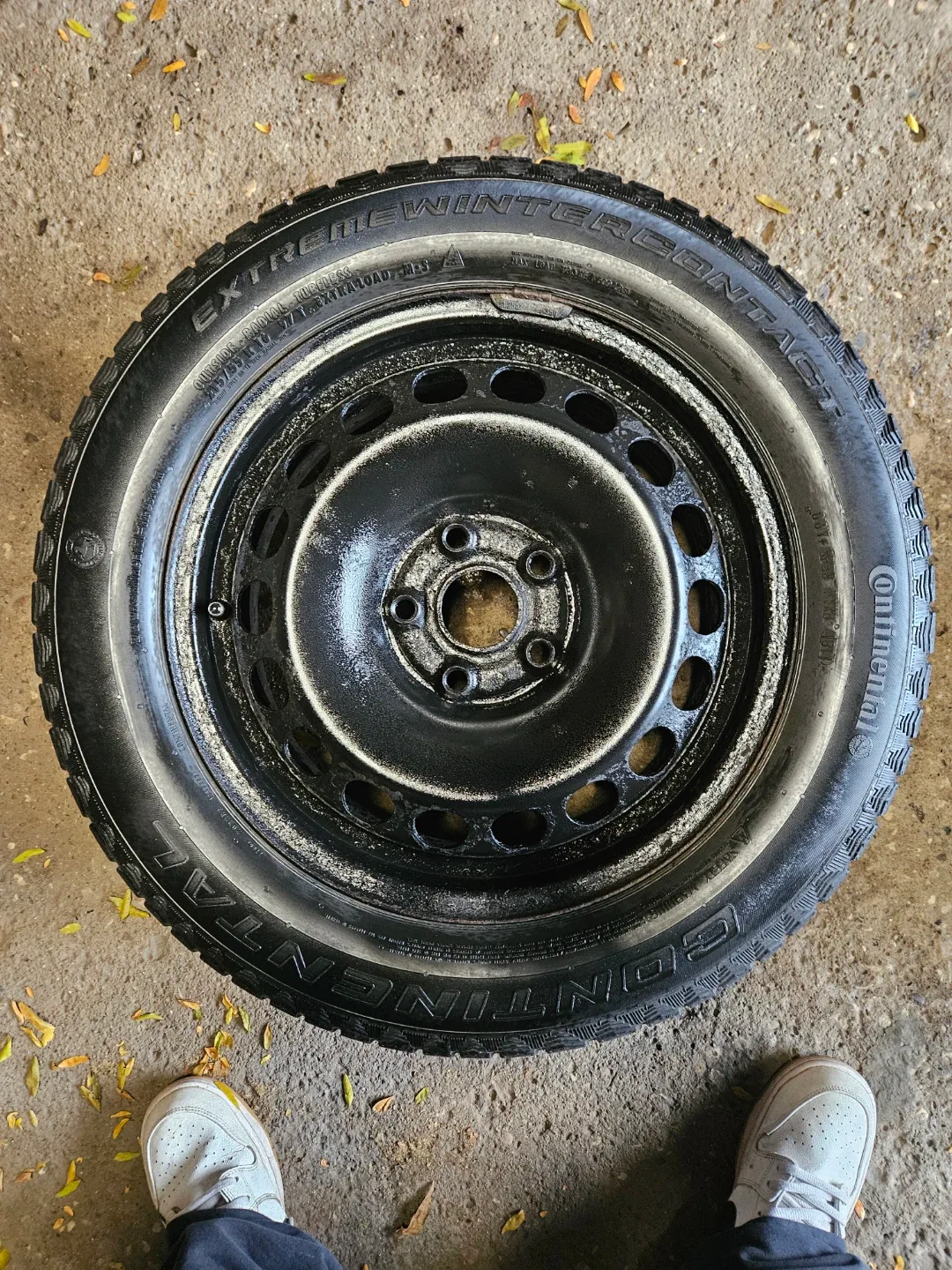 VW 215/55/16, 5 x 112 winter tires and rims. Jetta, golf, passat image indicator(6)