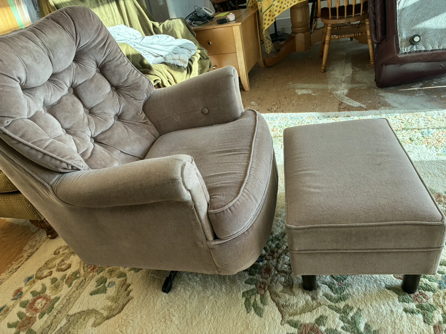 Upholstered Recliner Chair with Ottoman - photo 3
