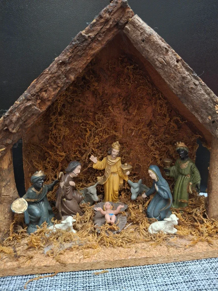 Nativity Scene Figurine Set